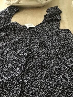 J Crew Navy tiny floral print button front top with ruffle cap sleeve size 6 NWT